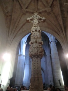 Iglesia de Santiago. Cruz de alabastro