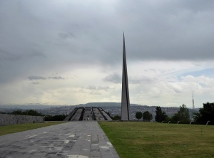 090. Ereván. Monumento del genocidio armenio
