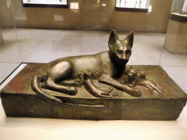 412-museo-calouste-gulbenkian-gata-con-cachorros-baja-epoca