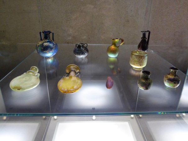 414-museo-calouste-gulbenkian-vidrios-romanos-siglos-i-a-vi