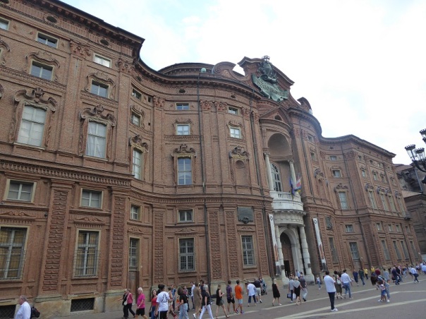 378. Palacio Carignano